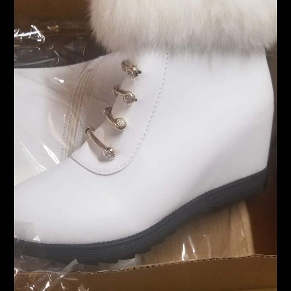 Brand New Above Ankle Boot With Fur (Brand New) 7